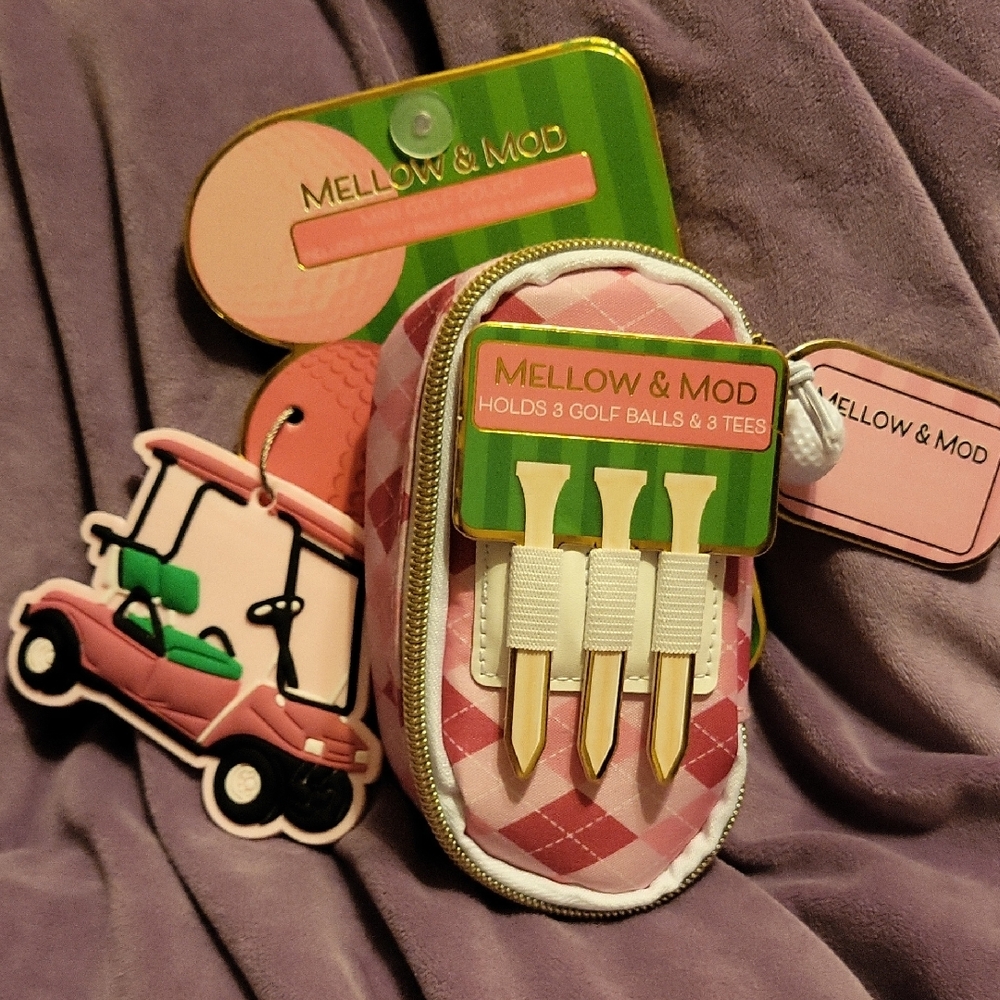 Mellow & Mod Pink Golf Accessory Set